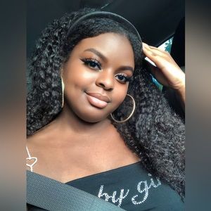 Meet your Posher, Ajene' niara